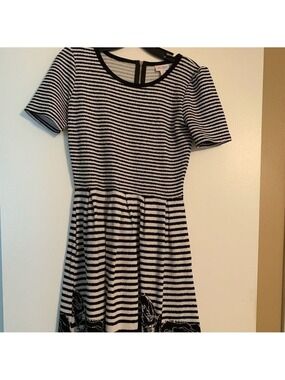 Gorgeous Black White Floral Stripe Lularoe Amelia Dress